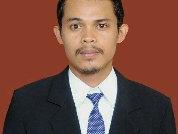 Petrus Orongola, S. Pd