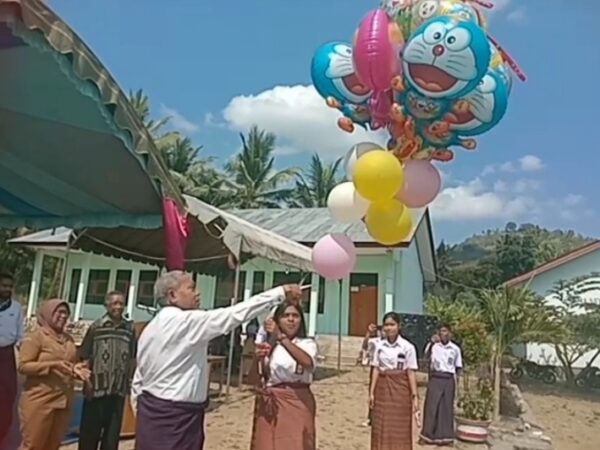 CAMAT KELUBAGOLIT HADIRI PEMBUKAAN BULAN BAHASA DAN SASTRA TAHUN 2023 DI SMA NEGERI KELUBAGOLIT