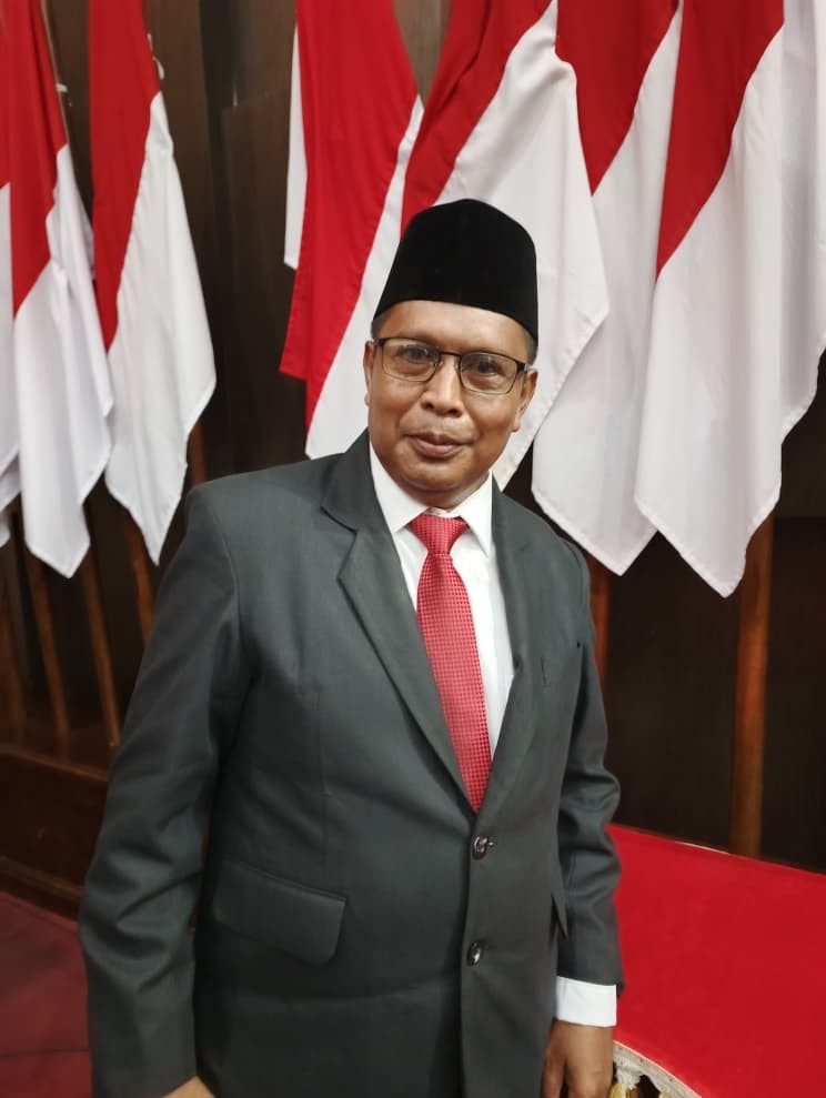 Alfonsus Liguori Rianghepat Resmi Dilantik sebagai Kepala SMA Negeri Kelubagolit Definitif Alfonsus Liguori Rianghepat Resmi Dilantik sebagai Kepala SMA Negeri Kelubagolit Definitif